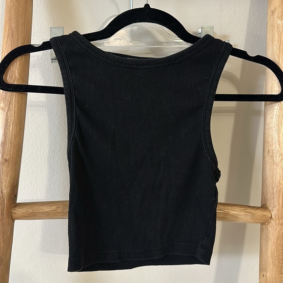 Zara Basic Cropped Black Tank - Picture 2 of 2